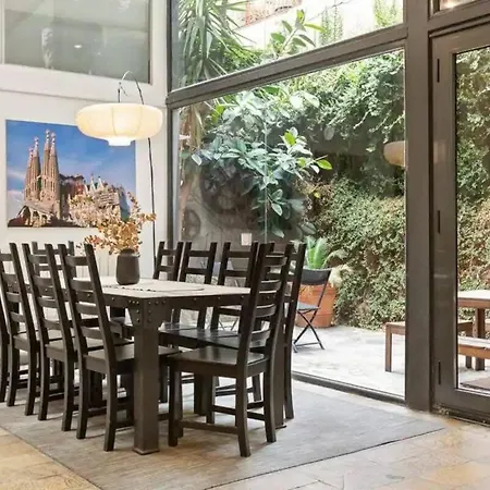 Huge Duplex With Private Garden Next To Ramblas Βαρκελώνη
