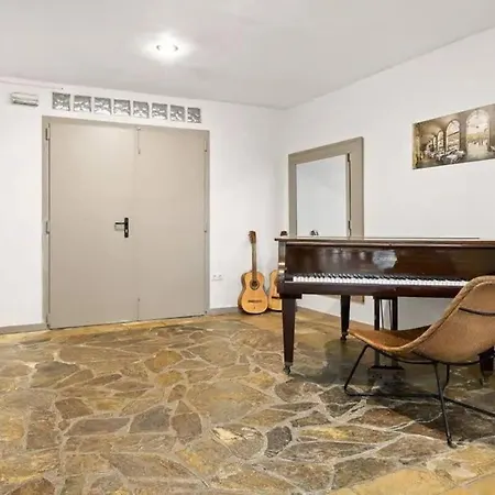 Huge Duplex With Private Garden Next To Ramblas * Barcelona