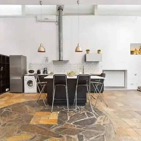 Huge Duplex With Private Garden Next To Ramblas Appartement