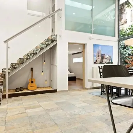 Appartement Huge Duplex With Private Garden Next To Ramblas
